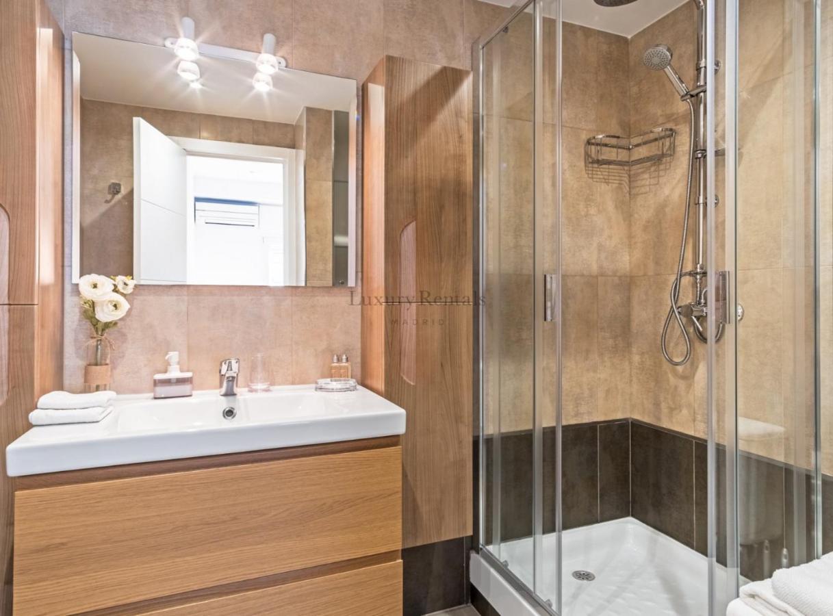 Castello V Apartment Мадрид Екстериор снимка